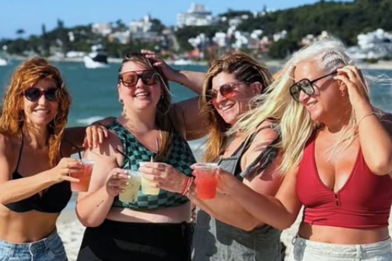 Las “Colonas” de vacaciones en Brasil: risas, tragos y una postal que se volvió viral