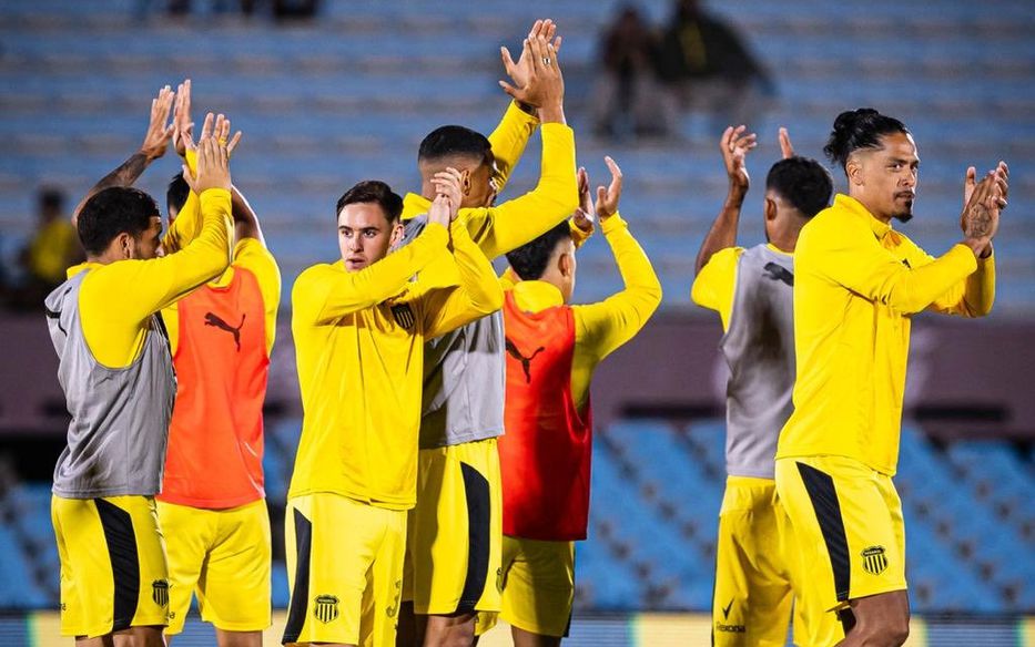 Los muchachos se entretienen