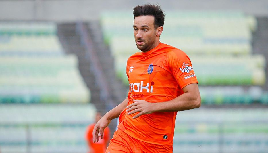 Gastón Poncet jugando en Deportivo La Guaira de Venezuela. Foto: Cedida a FútbolUy