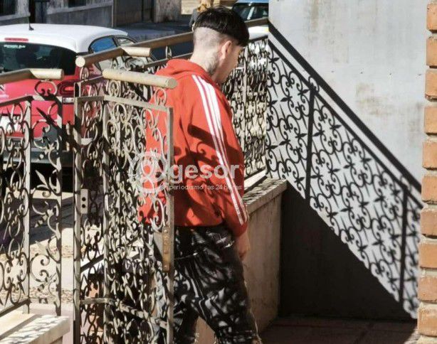 Matías Nicolás Andino Rey en la puerta del juzgado. Foto: Agesor