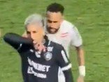 Brasil: la chicana de Neymar a un jugador uruguayo tras cruce entre ambos en Santos-Remo
