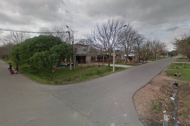 Joven de 24 años, sin libreta de conducir ni casco, impactó contra un camión y falleció