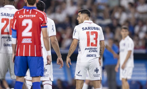 Nacional oficializó las lesiones de Luis Mejía y Emiliano Ancheta, que serán baja