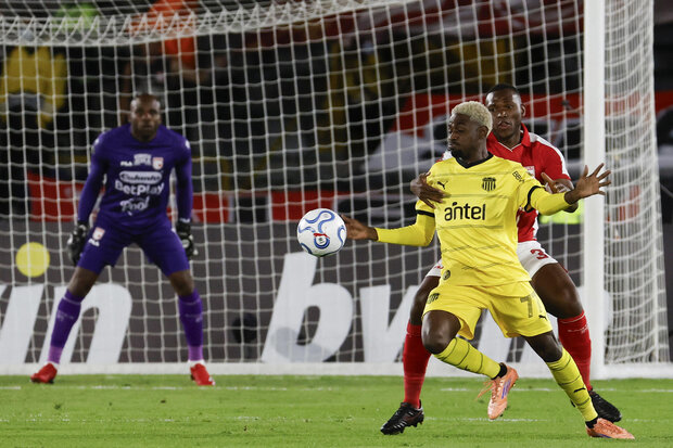Libertadores: ¿qué dijeron los jugadores de Peñarol tras el “puntazo” en Colombia?