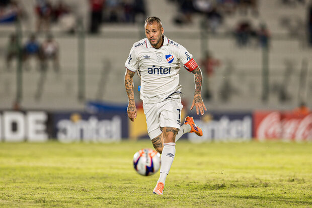 Multa a Nacional, se instruyó agresión del Diente López y gran sanción a golero de Central