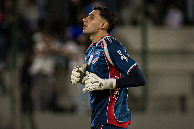 Nacional: Mejía no estaría ante Liverpool para priorizar su recuperación y volvería Suárez