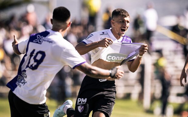 Segunda División: Fénix goleó a Cerrito y quedó primero. Oriental lidera el otro grupo