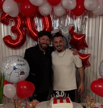 “Dolor”: murió repentinamente Simón, el joven hijo del cantante uruguayo Jorge Nasser