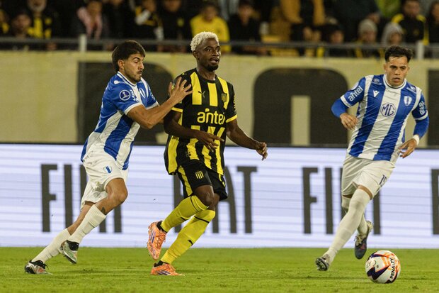 Peñarol: Maximiliano Olivera y Luis Angulo pidieron el cambio ante Juventud por lesiones