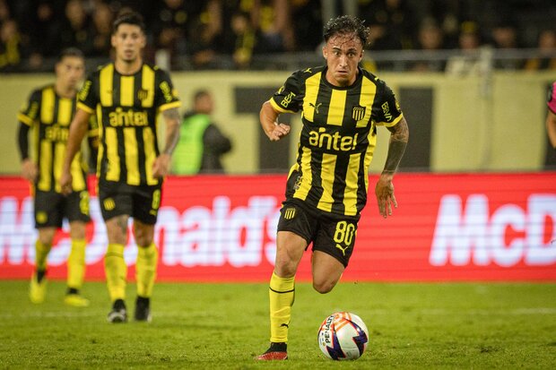 Cepillo González levanta la mano en Peñarol y quiere su revancha: “Siempre estuve pronto”