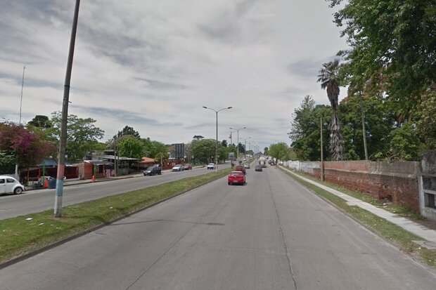 Dos ladrones rapiñaron la moto a un trabajador; minutos más tarde chocaron y uno falleció