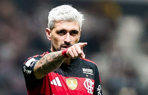 Giorgian de Arrascaeta anotó para Flamengo, que goleó a su víctima favorita en Brasil