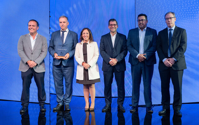 Marcelo Benítez, Yamandú Orsi, Fernanda Cardona, Fernando Montoya, Alejandro Sánchez y Martín Vallcorba. Foto: Javier Noceti