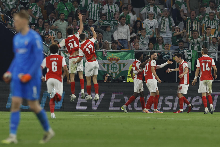 Entre los cuatro mejores