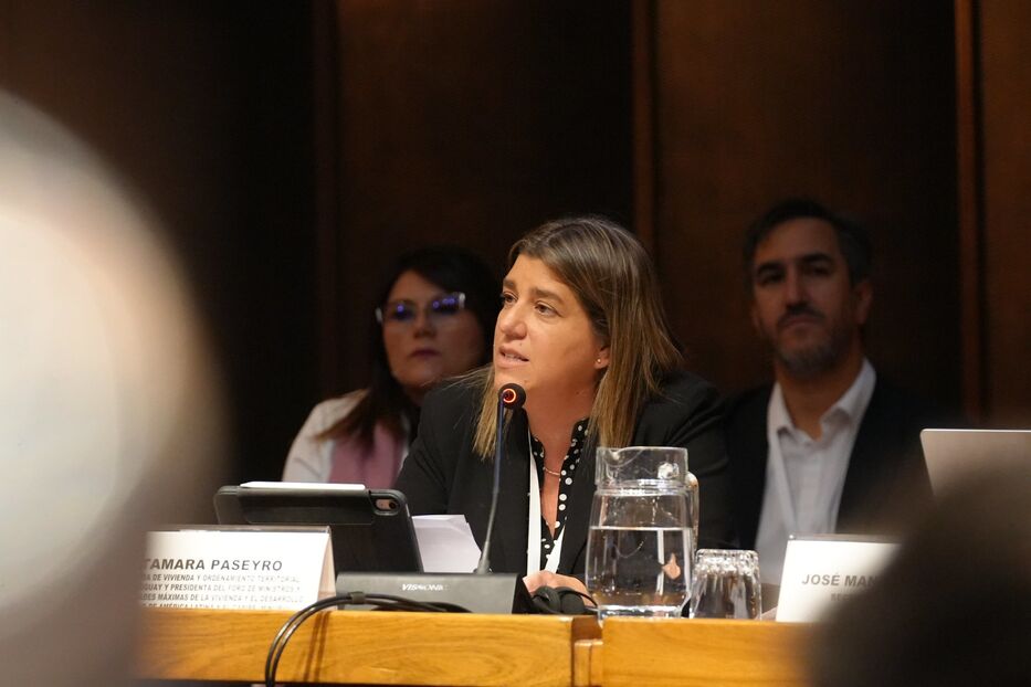 Paseyro participó en foro en Chile, donde planteó cómo avanzar hacia ciudades sostenibles