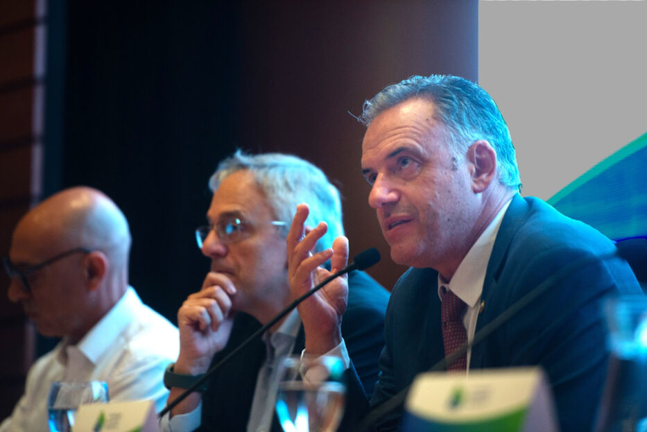 “Acá hay que crecer”: Orsi lideró la presentación de la Estrategia Nacional de Desarrollo