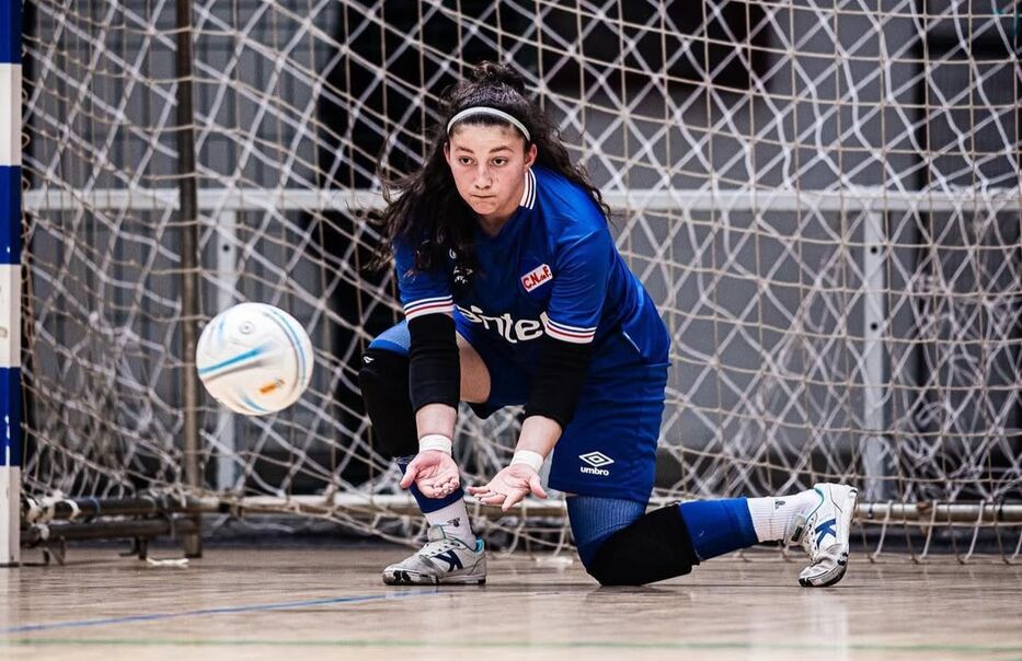 Paulina Blanco jugando en el fútbol sala de Nacional. Foto: Instagram @paauulii12_