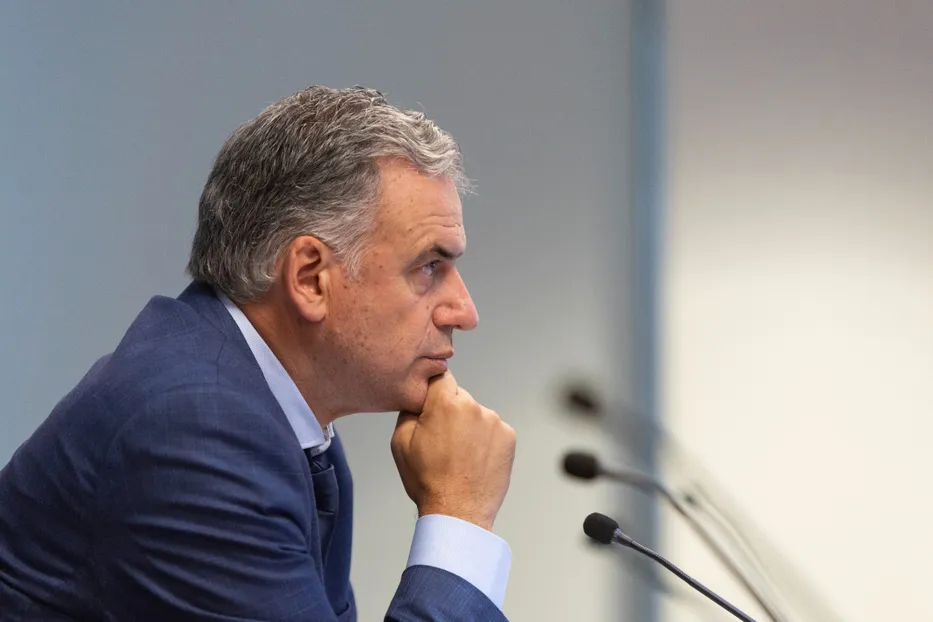 No pasó debajo del radar : Pit-Cnt acusó a Orsi de “violentar la Constitución” por visita a portaaviones de EE. UU.