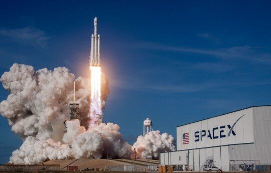 SpaceX evalúa invertir hasta US$ 119.000 millones en fábrica de chips