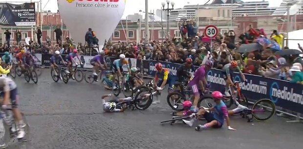 Giro de Italia: gran caída a pocos metros de la meta en la etapa 6. Thomas Silva fue 112°