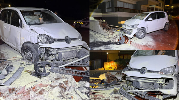 Auto chocó contra la entrada de un edificio en Punta del Este y rompió un contador de OSE