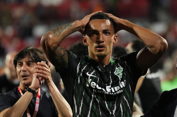 La emoción de Álvaro Rodríguez y el “uruguayo, uruguayo” de la hinchada de Elche