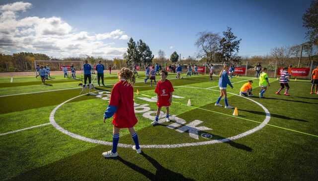 Scotiabank y Cireneos inauguraron en Santa Eugenia una nueva cancha y un salón comunitario