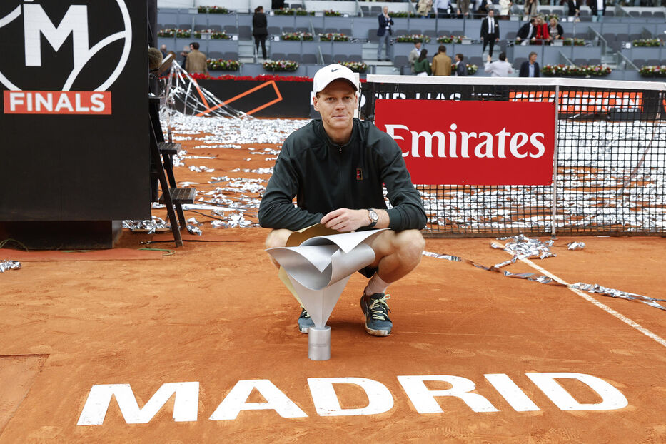 Sinner aplastó a Zverev en la final de Madrid, hizo historia y estiró su racha invicta