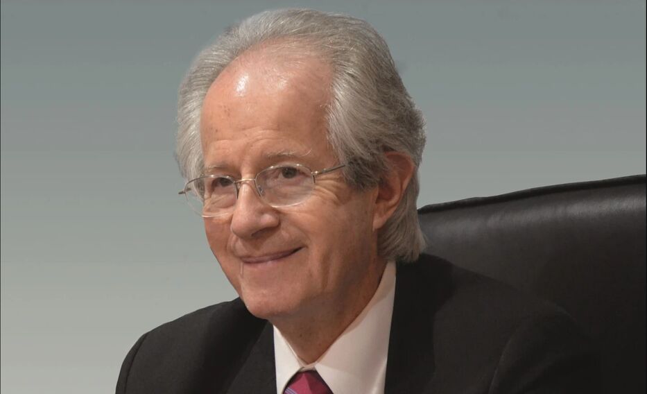 “El verdadero arte de la medicina está en escuchar”: Walter Dresel publicó sus memorias