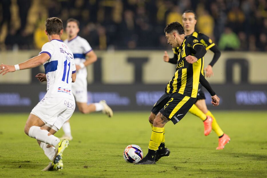 Intermedio: Peñarol visita a Defensor en el Franzini. Hora, alineaciones y por dónde verlo