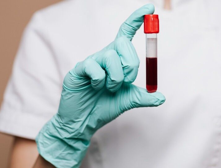 ¿Un análisis de sangre para detectar depresión? Más cerca de una salud mental de precisión