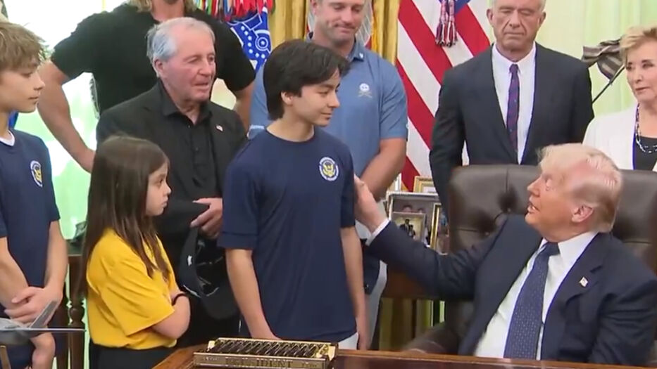En charla con niños, Trump lanzó críticas a atletas trans y comentarios sobre estatura