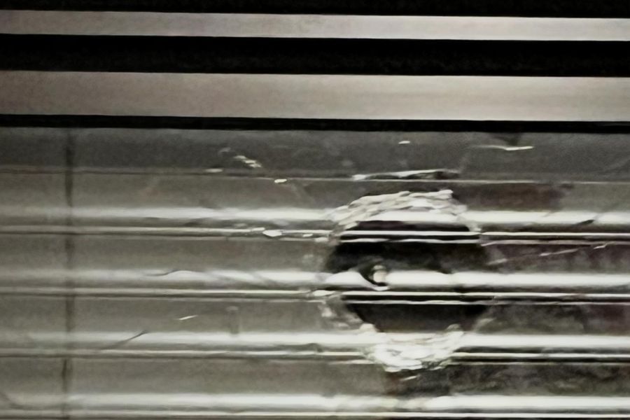 Una bala perdida impactó contra la casa de una conocida dramaturga: “Bien, pero asustadas”