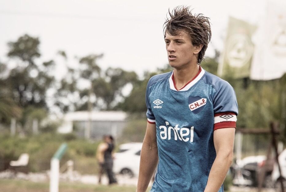 Quién es y cómo juega Juan García, el juvenil que sería titular en Nacional ante Tolima