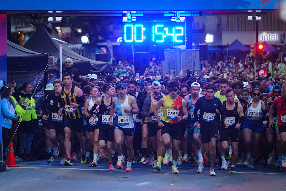 Se corrió la maratón de Montevideo con más de 7.700 inscriptos. Resultados e imágenes