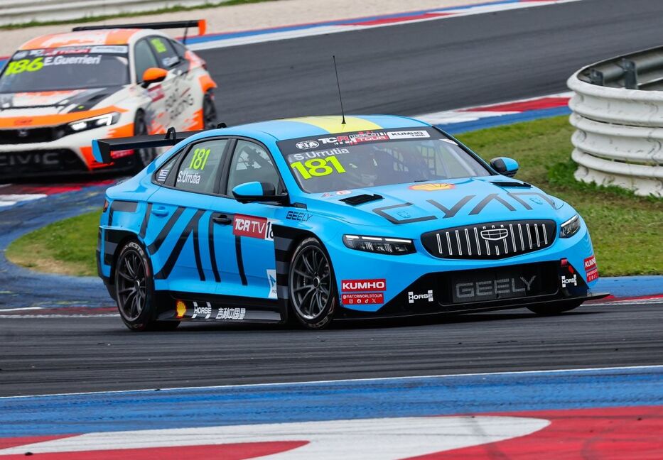 FIA TCR World Tour: Santiago Urrutia sumó puntos en sus dos carreras en el debut