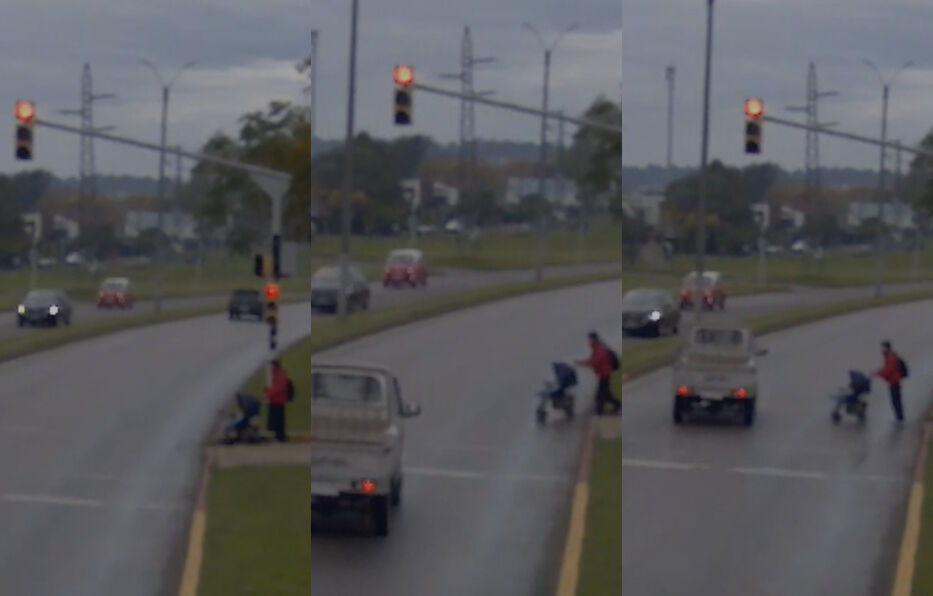 Cruzó en rojo a toda velocidad y, por centímetros, no atropelló a una persona con un bebé