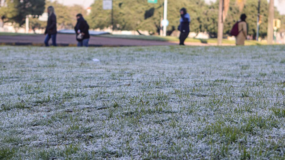 Viento sur, térmica bajo cero y máximas de 8°C: cuándo llega la primera ola polar al país