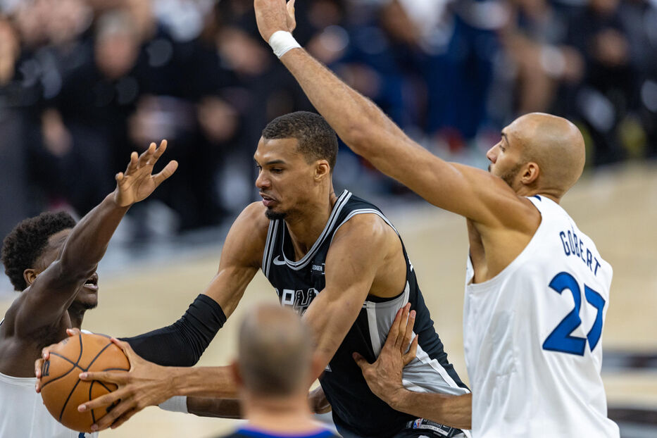 NBA: San Antonio Spurs aplastó a los Timberwolves y se puso 3-2 arriba en el Oeste