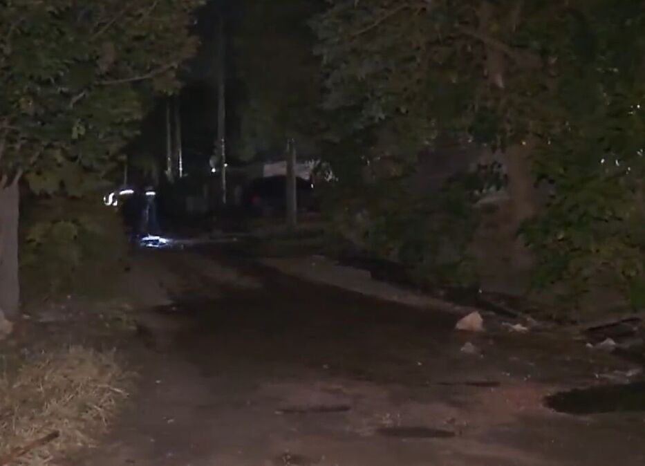Montevideo: madre fue a buscar a su hija a la UTU, quedó en medio de tiroteo y la balearon