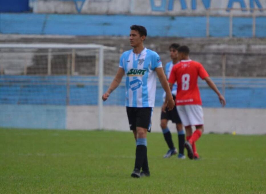 Agustín Espel jugando para Cerro. Foto: Instagram @agustinespel9