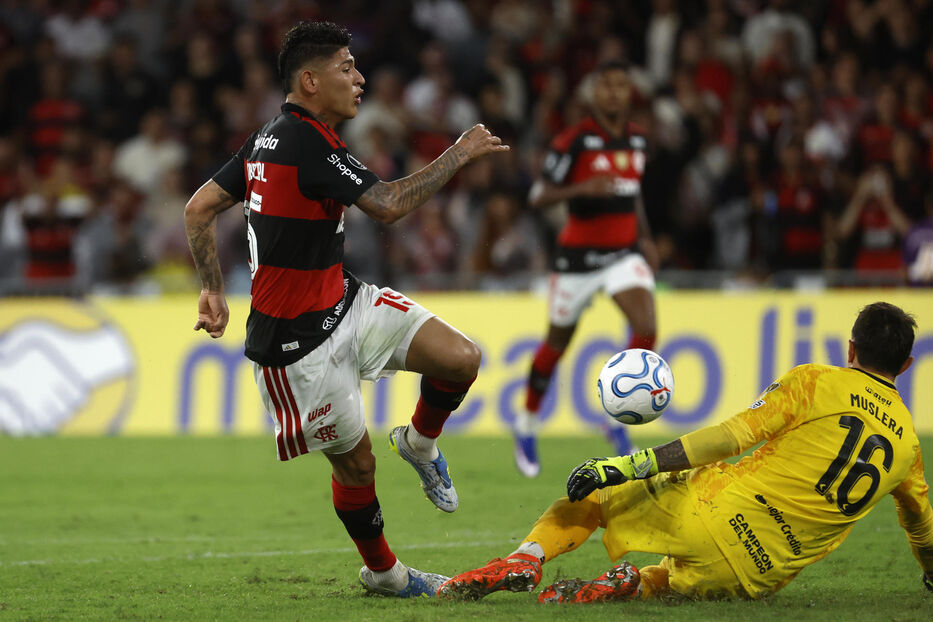 El error de Muslera que le costó a Estudiantes caer con Flamengo y la reacción del Cacique