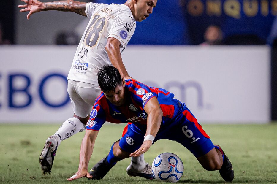 Sudamericana: De Ritis anotó en el 2-2 de San Lorenzo con Santos, y River igualó 1-1