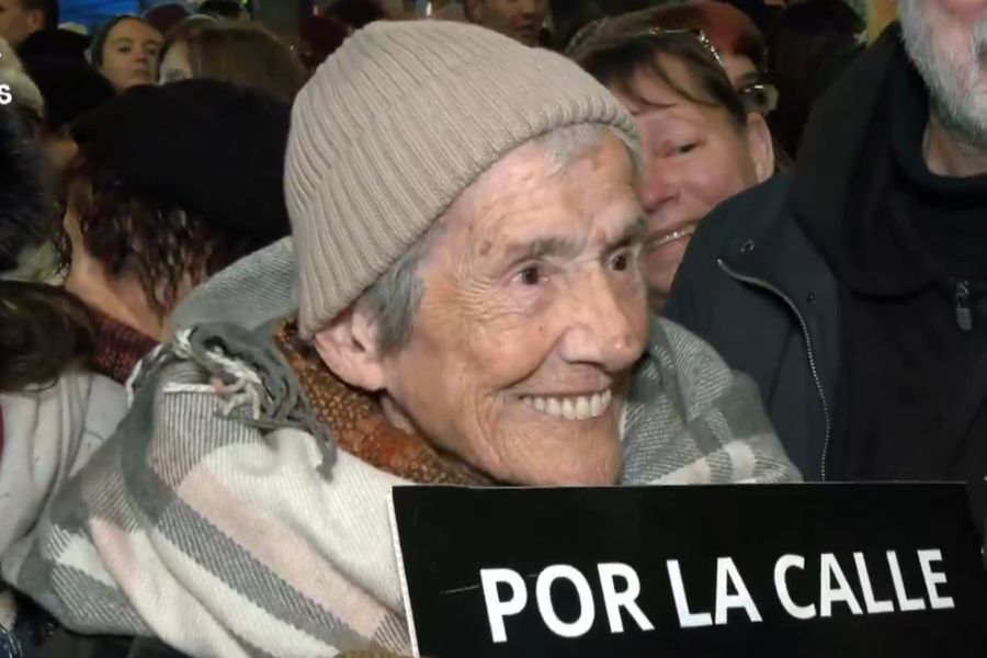 La emoción de Alba González por un regalo en la Marcha del Silencio: “Yo no sabía nada”