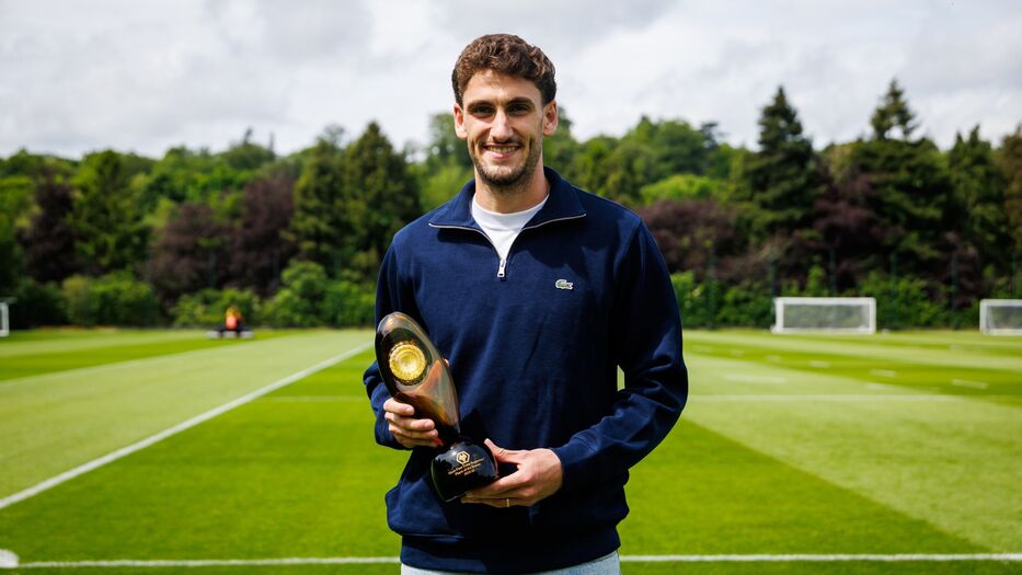 La importante distinción que recibió el uruguayo Santiago Bueno en su club, Wolverhampton