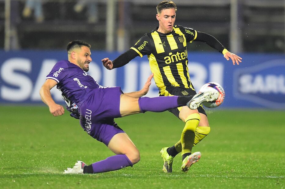 Defensor: Guillermo de los Santos criticó “factores externos” tras la derrota ante Peñarol