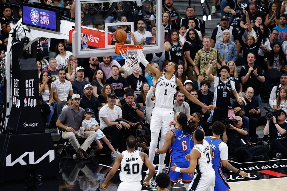 NBA: San Antonio Spurs le ganó a Oklahoma City Thunder y empató la final del Oeste