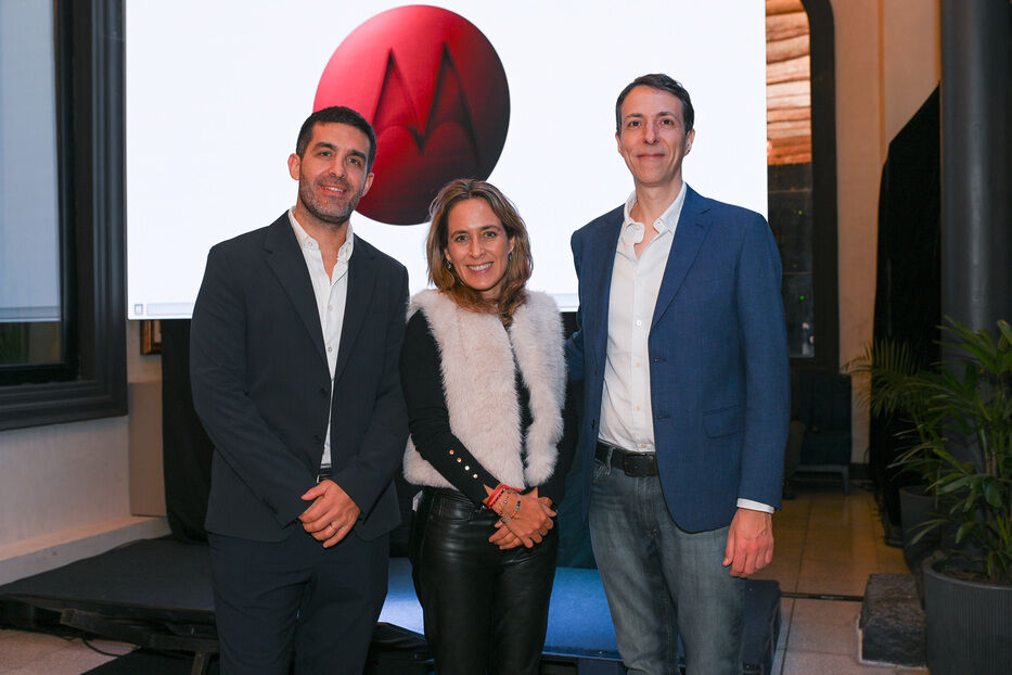 José Medina Walker,&nbsp;sales manager en Motorola Mobility; Valeria Fernández,&nbsp;directora de Marketing en Motorola Mobility para Argentina, Uruguay, Paraguay, Bolivia y Chile; Pablo Brancone,&nbsp;product manager de Motorola Mobility para Argent
