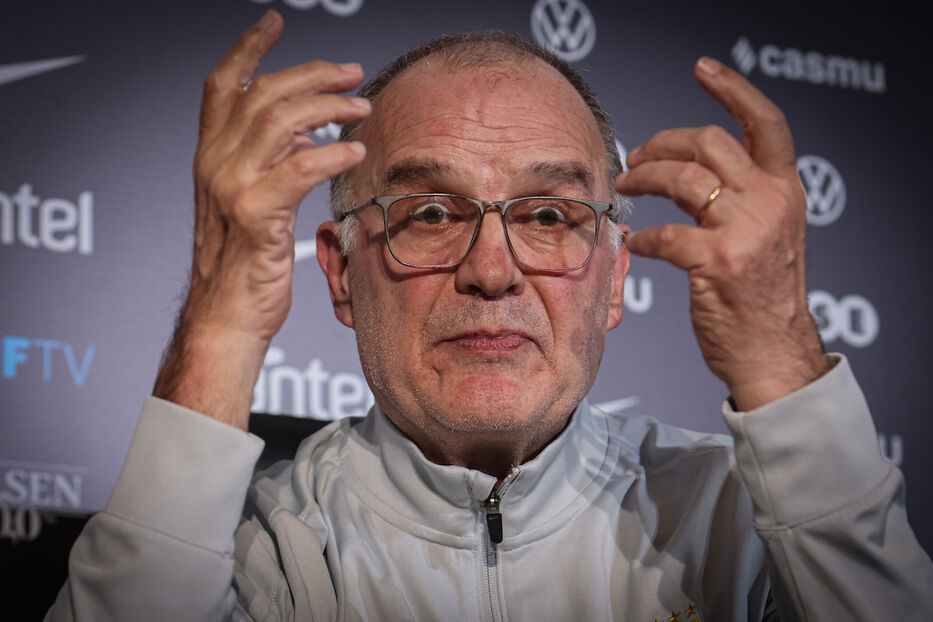 La historia de por qué Marcelo Bielsa solo habla en conferencias de prensa: desde cuándo