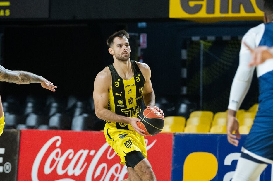 Básquet: Peñarol a la final, pero perdió a Véscovi para lo que viene. Mirá la jugada